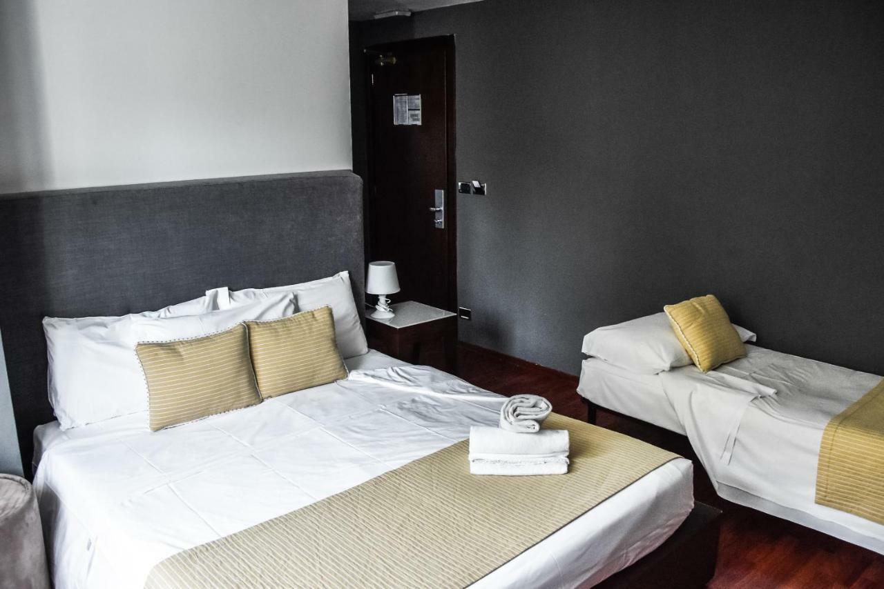 Aston Hotel Pino Torinese Esterno foto