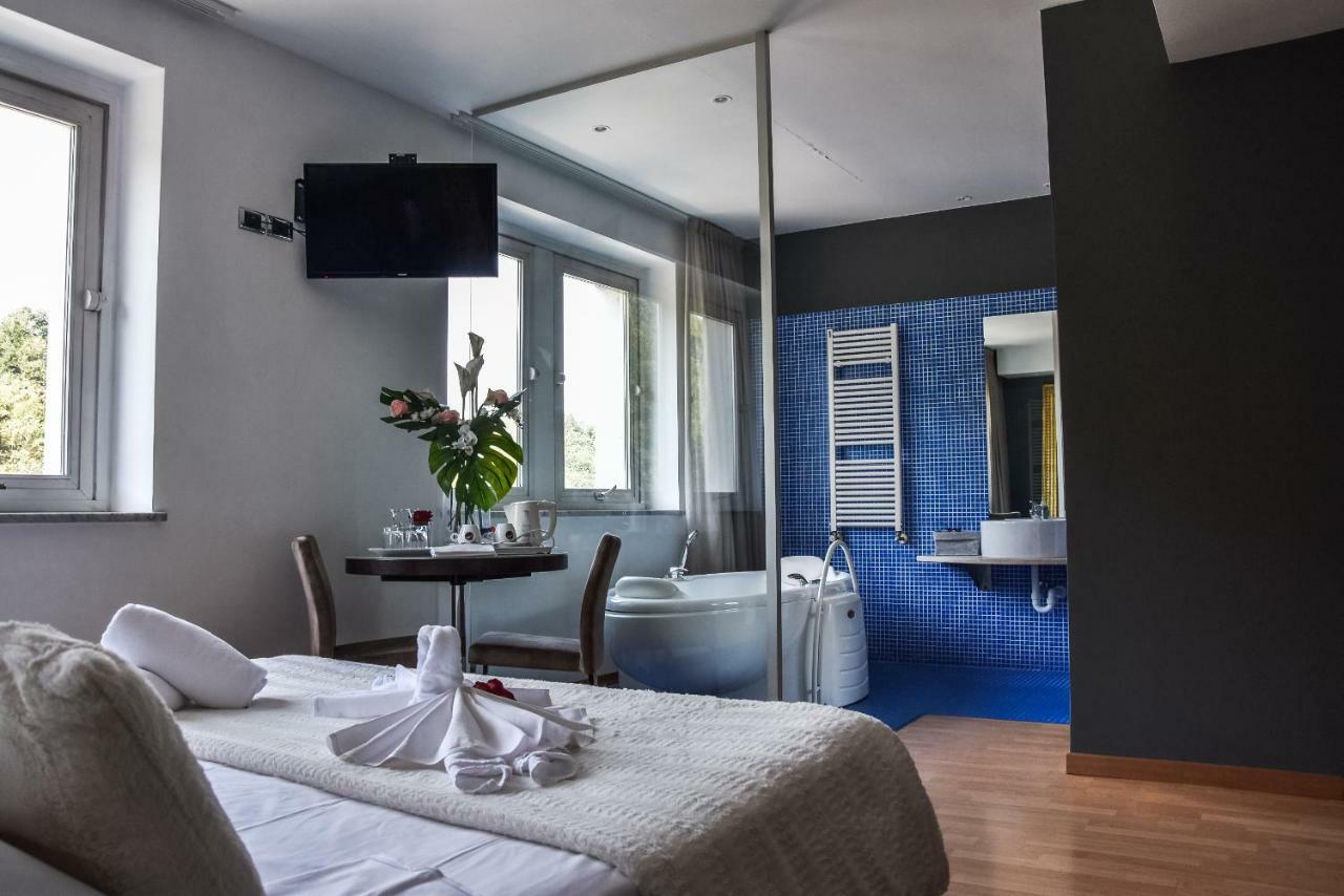 Aston Hotel Pino Torinese Esterno foto