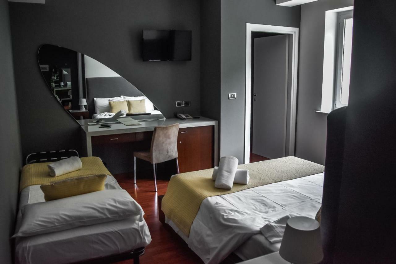 Aston Hotel Pino Torinese Esterno foto