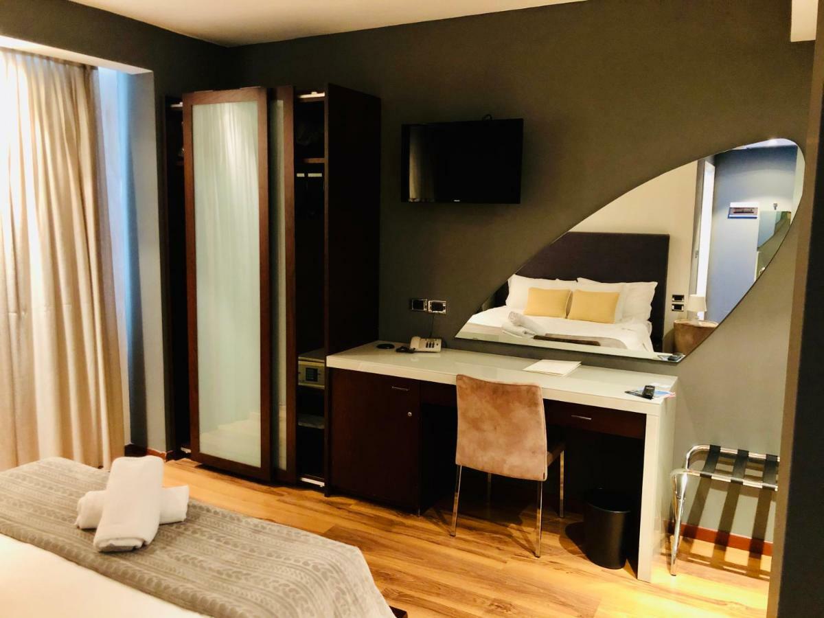 Aston Hotel Pino Torinese Esterno foto